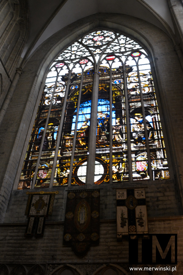 Witraż w katedrze w Brukseli