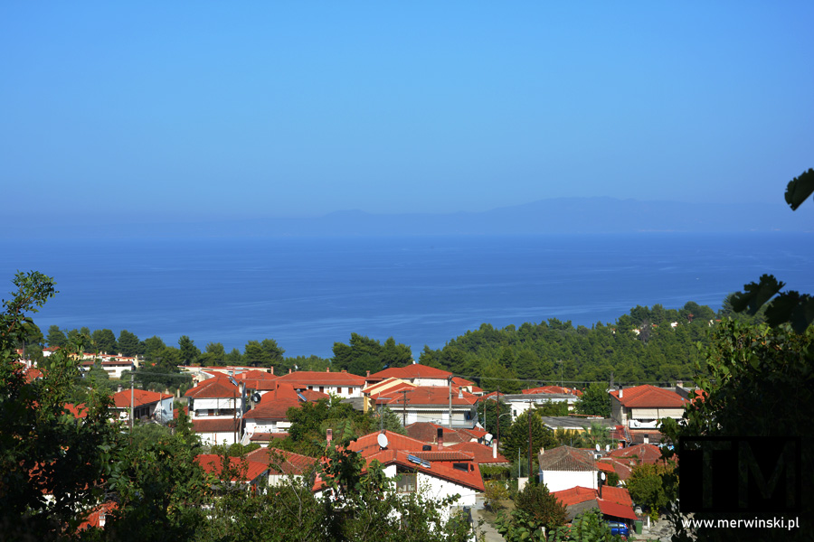 Widok na morze Chalkidiki z Kriopigi