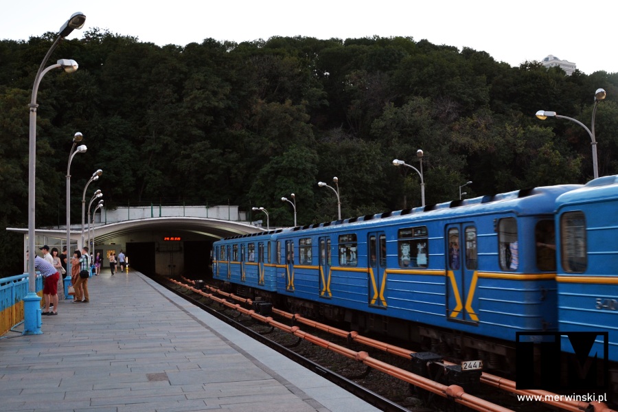 Pociąg metra w Kijowie