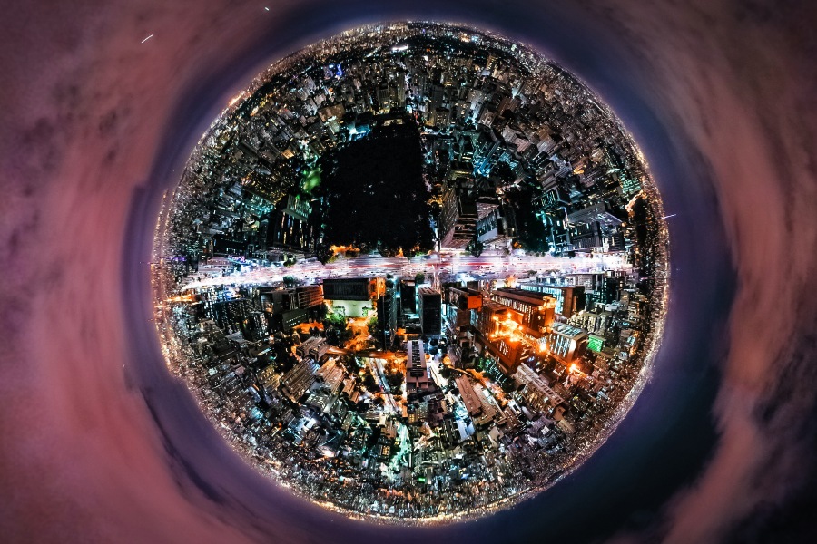 Zdjęcie sferyczne dużego miasta - wirtualne wycieczki po świecie