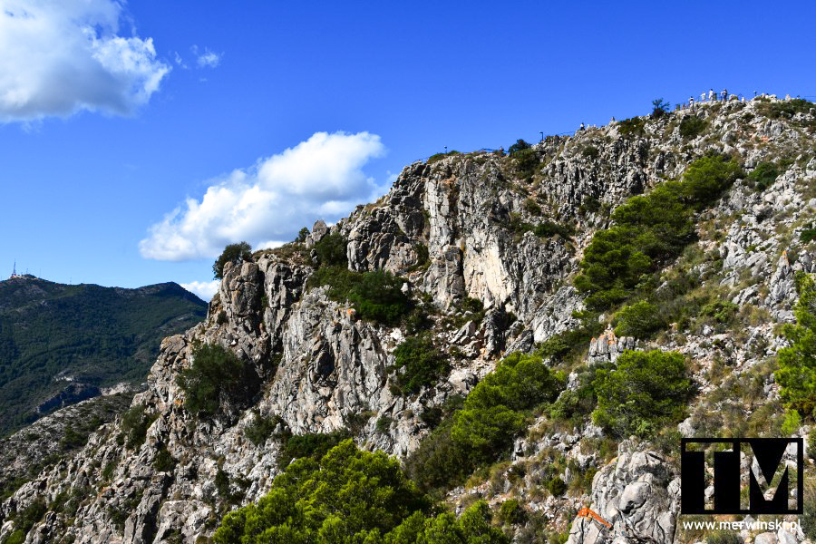 Skały zbocza Monte Calamorro w Andaluzji