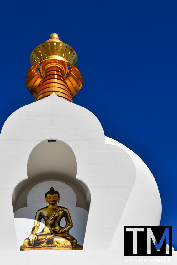 Detal stupy buddyjskiej w Benalmádenie