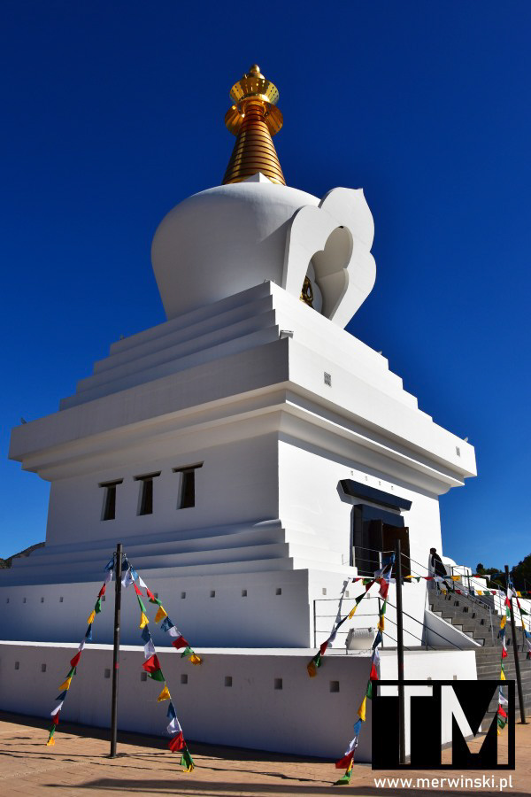 Stupa w Benalmádenie