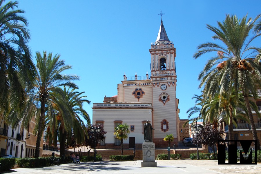 Kościół Santa Iglesia Parroquial Mayor y Más Antigua del Apóstol San Pedro i pomnik Emanuel González García w Huelvie