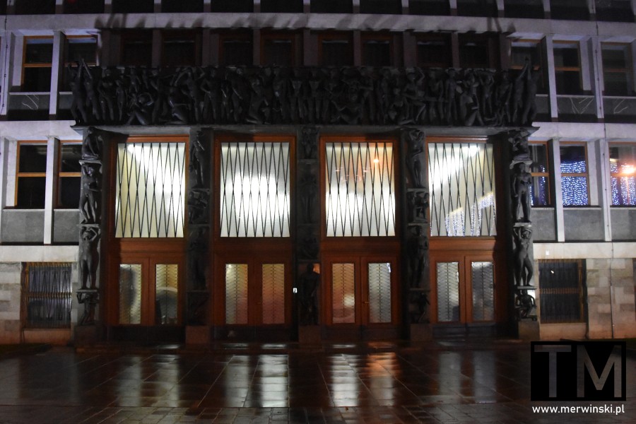 Parlament Słowenii - wejście do budynku