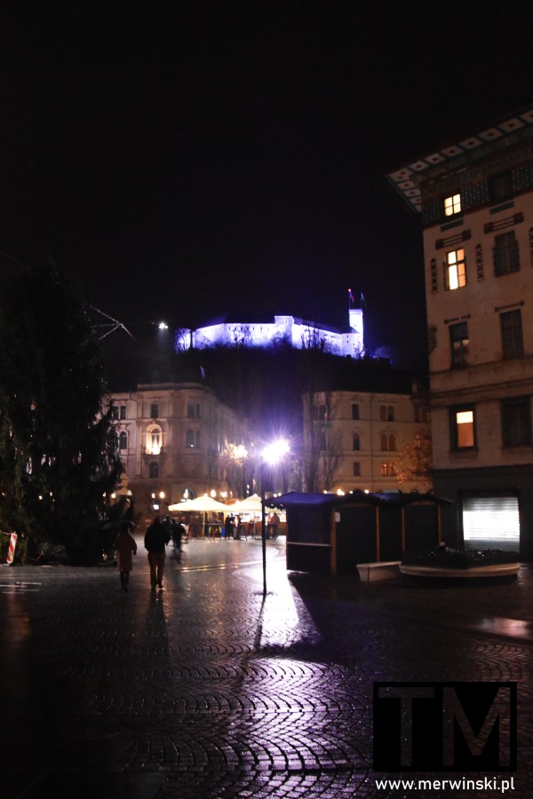 Zamek nocą - gdy zastanawiasz się, co warto zobaczyć w Lublanie