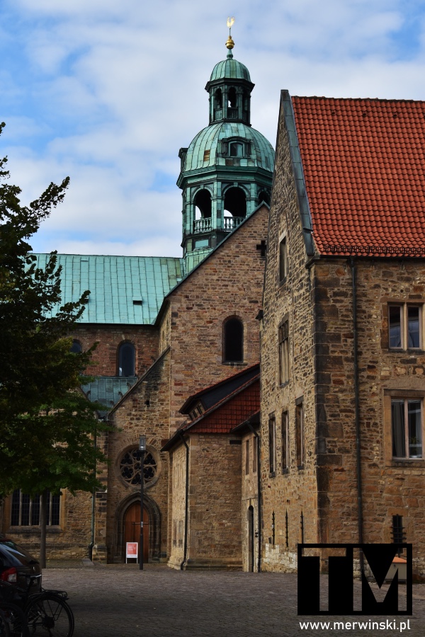 Fragmenty katedry w Hildesheim