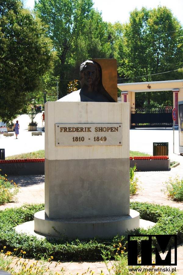 Pomnik Fryderyka Chopina w Tiranie