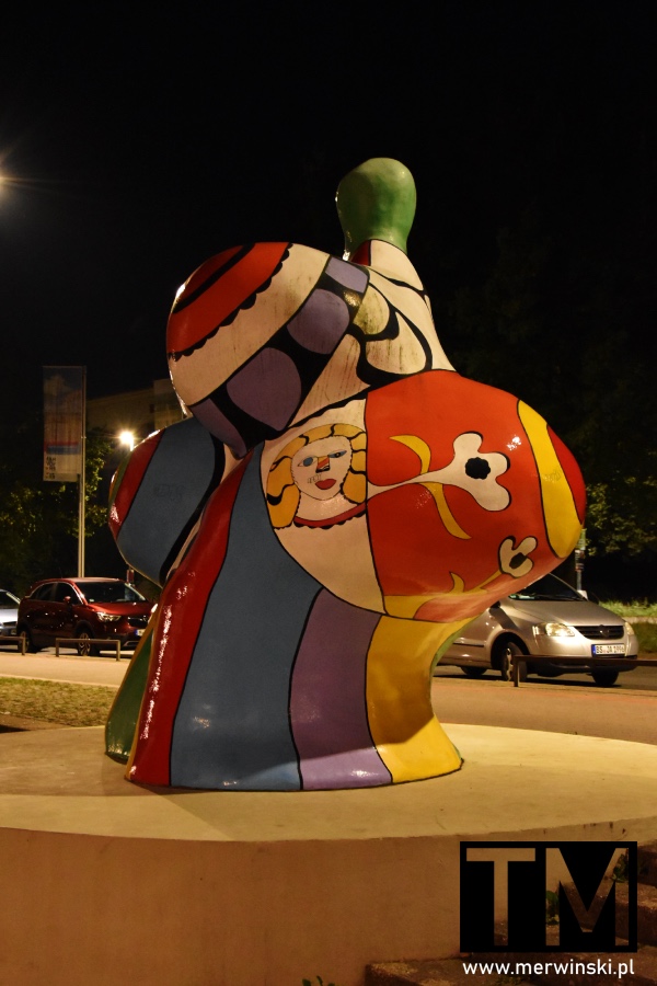 "Nany" autorstwa Niki de Saint Phalle w Hanowerze