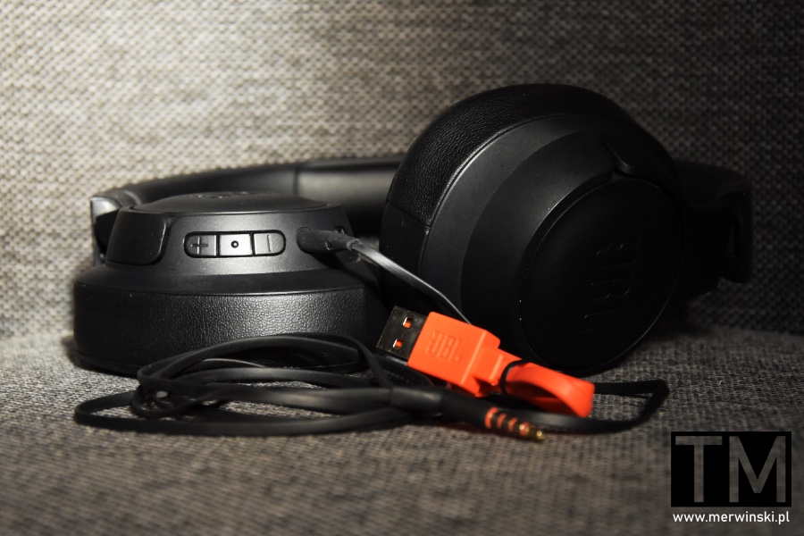 Recenzja słuchawek JBL Tune 700BT - kable, przewody