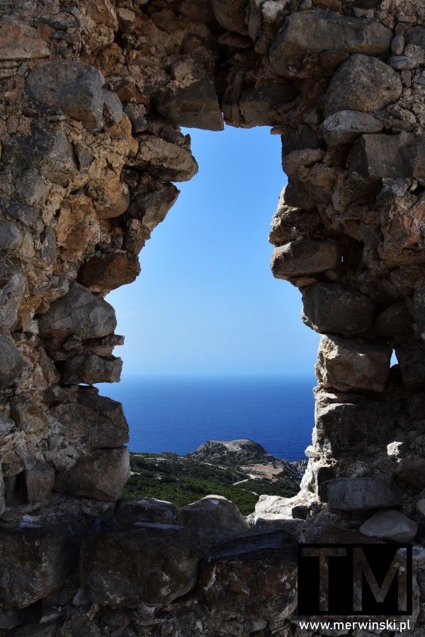 Okno z widokiem na morze w Zamku Monolithos