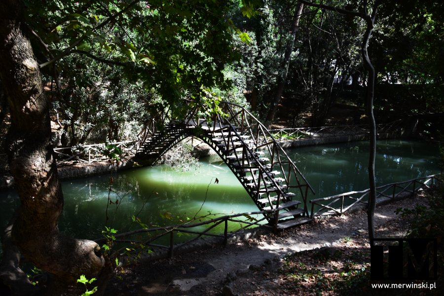 Mostek w Parku Rodini w Rodos