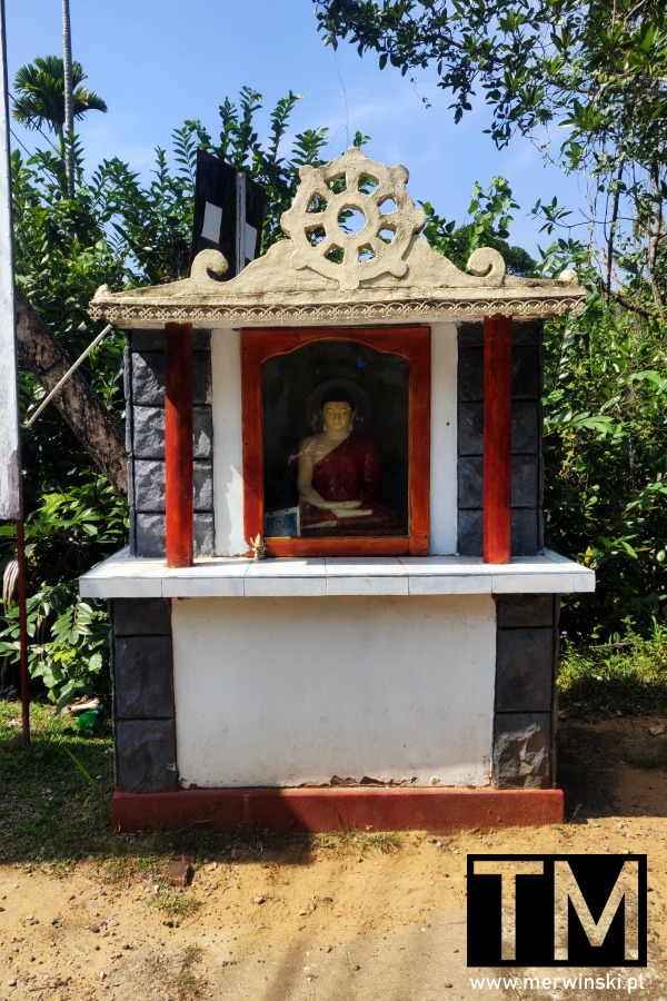 Buddyjska kapliczka w Ahungalli