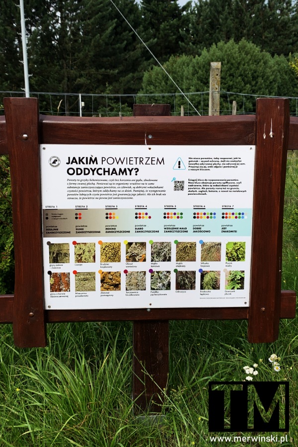Tablica informacyjna w arboretum Stradomia