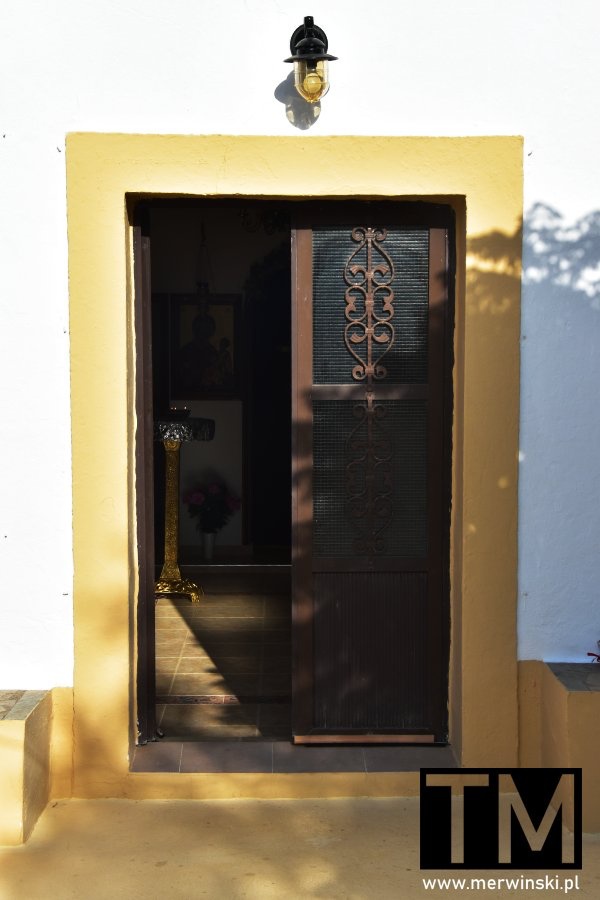 Drzwi kościoła św. Pantelejmona w Archangelos na Rodos