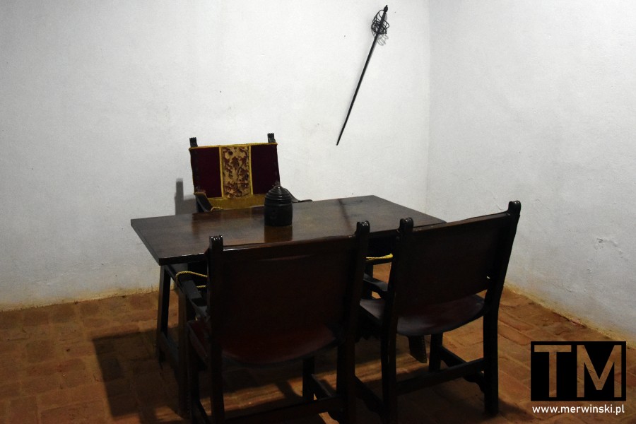 Stół z krzesłami w Muzeum Ponce de León w San Rafael del Yuma