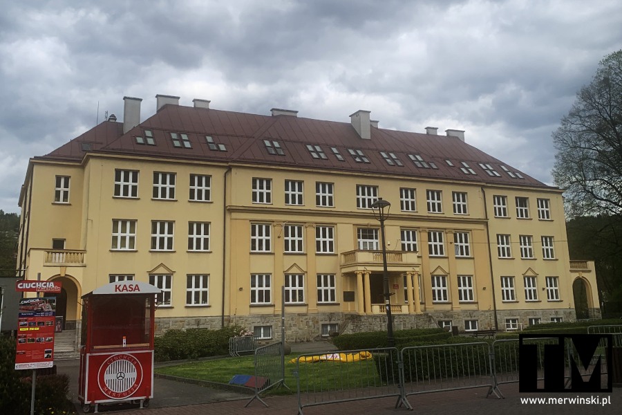 Budynek liceum w Wiśle