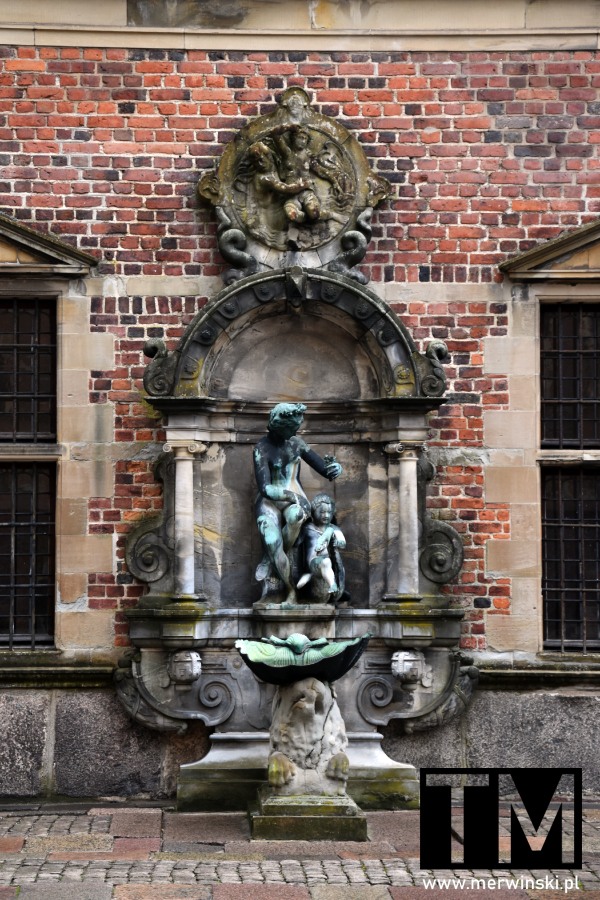 Rzeźba na dziedzińcu zamku Frederiksborg