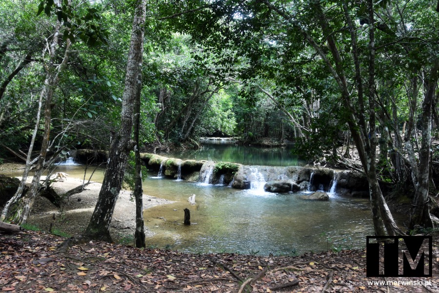 Nie wszystkie wodospady Dominikany zaczynają się od takich rozlewisk