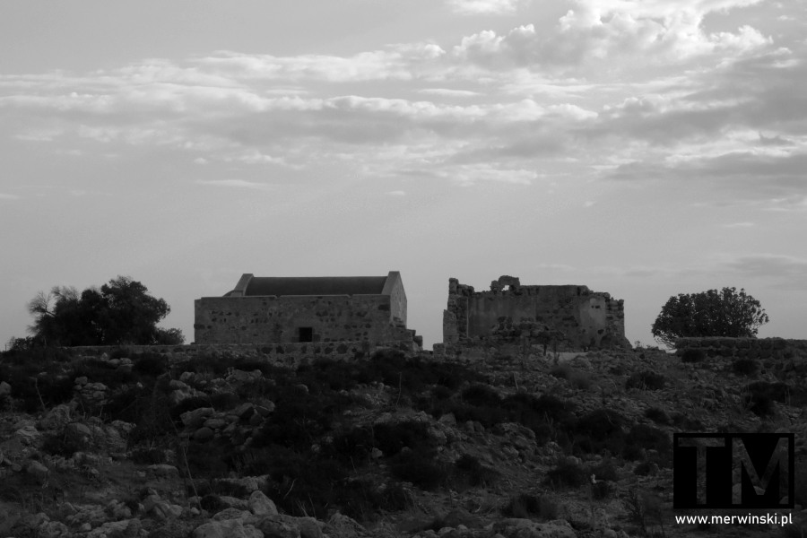 Kościół i ruiny w zamku Antimachia na wyspie Kos