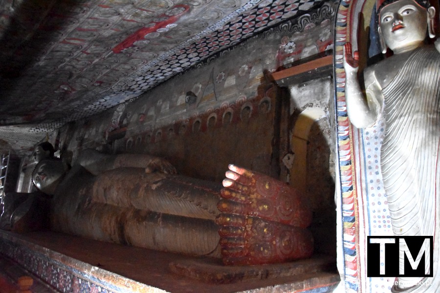 Leżący Budda w Złotej Świątyni Dambulli na Cejlonie