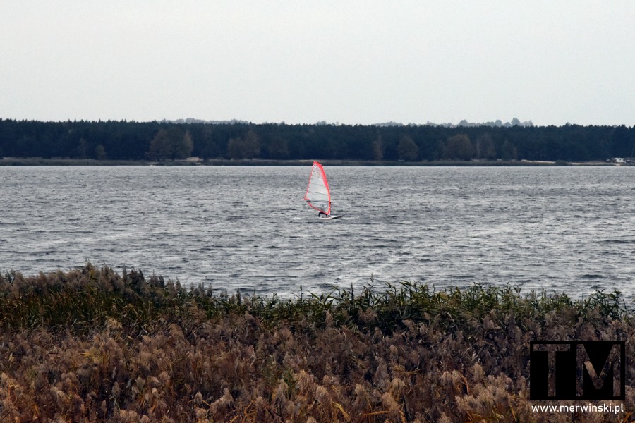 Windsurfer na Jeziorze Porajskim