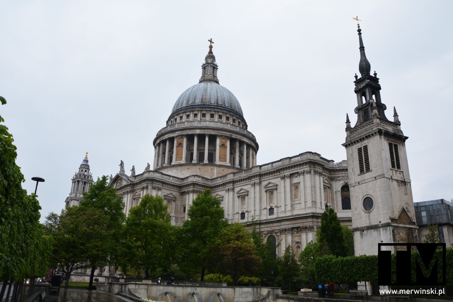 Katedra św. Pawła w Londynie to jeden z zabytków Londynu, które trzeba zobaczyć