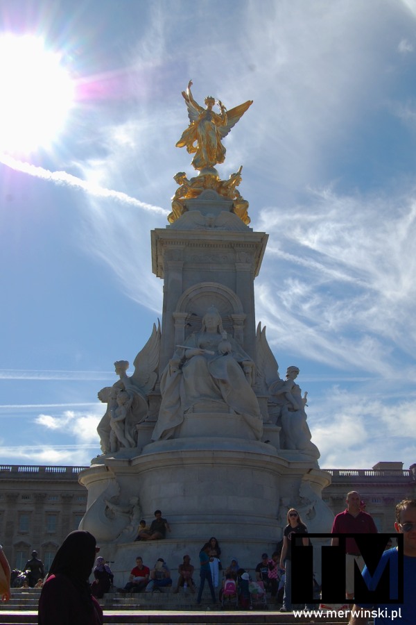 Pomnik Królowej Wiktorii w Londynie - czyli co zobaczyć w Londynie?