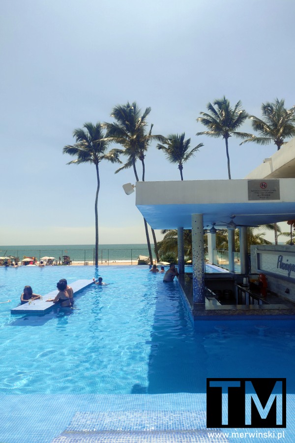 Pool bar w hotelu Riu Sri Lanka