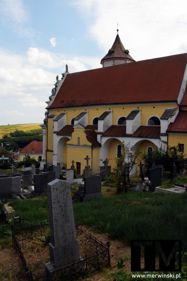 Cmentarz przy kościele świętego Jakuba Większego w Falkenstein w Austrii