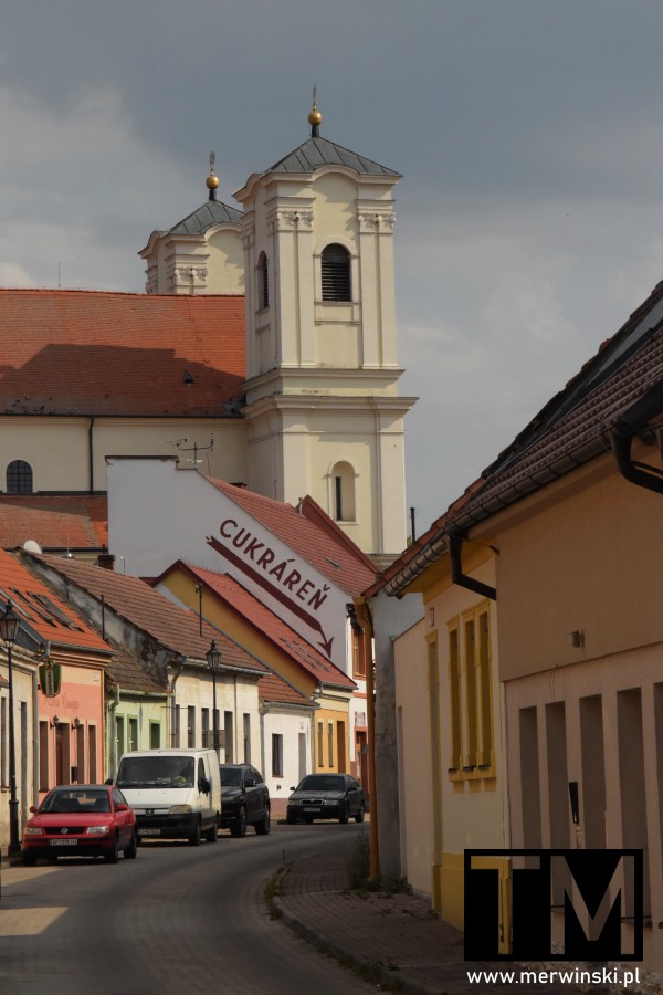 Uliczka miasteczka Skalica w Słowacji