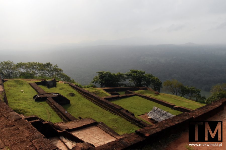 Ruiny na szczycie Lwiej Skały (Sri Lanka)