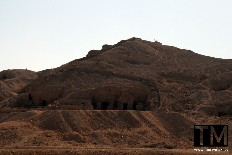 Komory skalne w okolicy Deir el-Bahari (Luksor, Egipt)