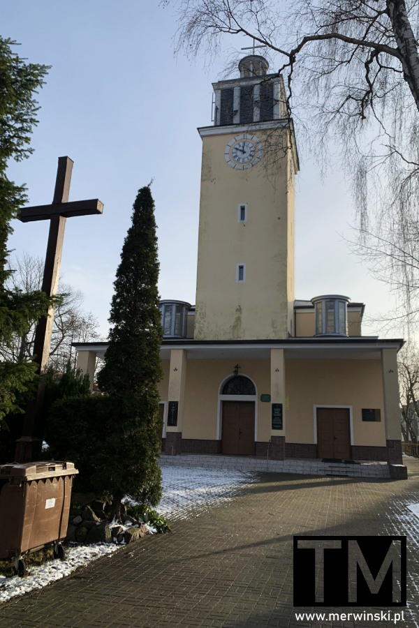 Kościół pod wezwaniem Bożego Ciała w Helu zimą