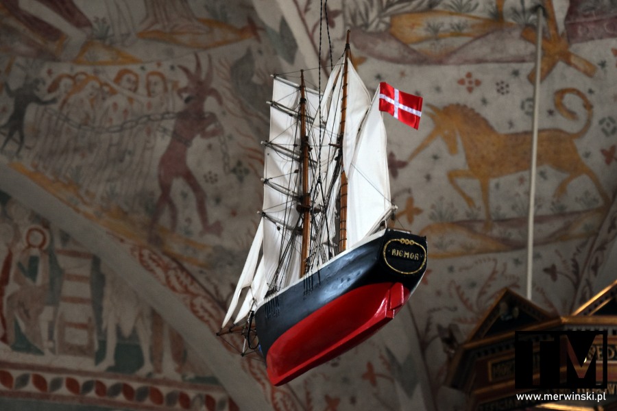 Model łodzi w kościele w Keldby (wyspa Møn, Dania)