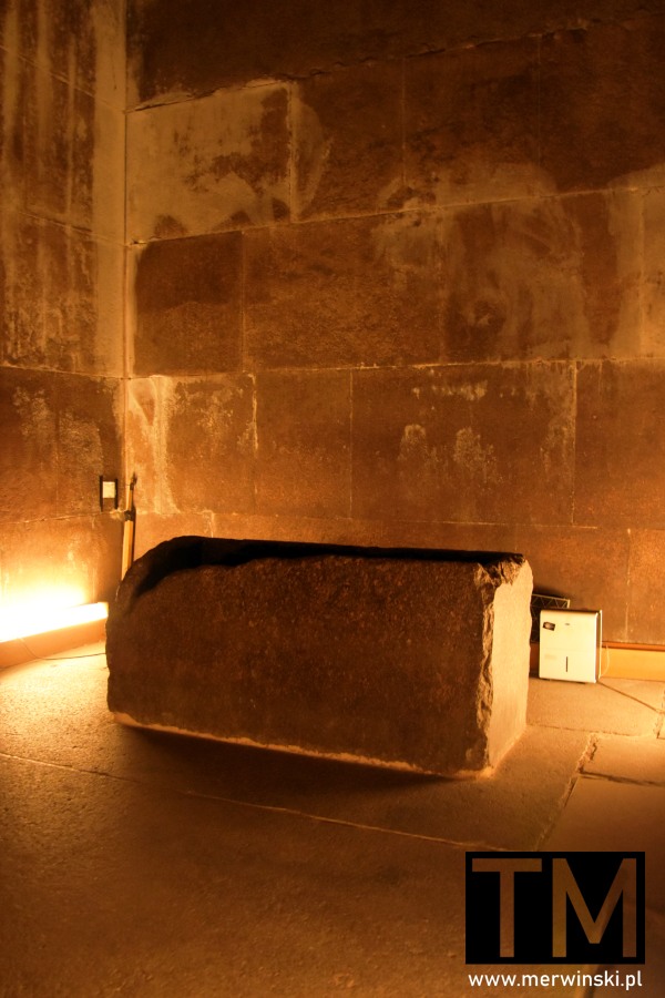 Sala grobowa w piramidzie Cheopsa w Egipcie (Giza)
