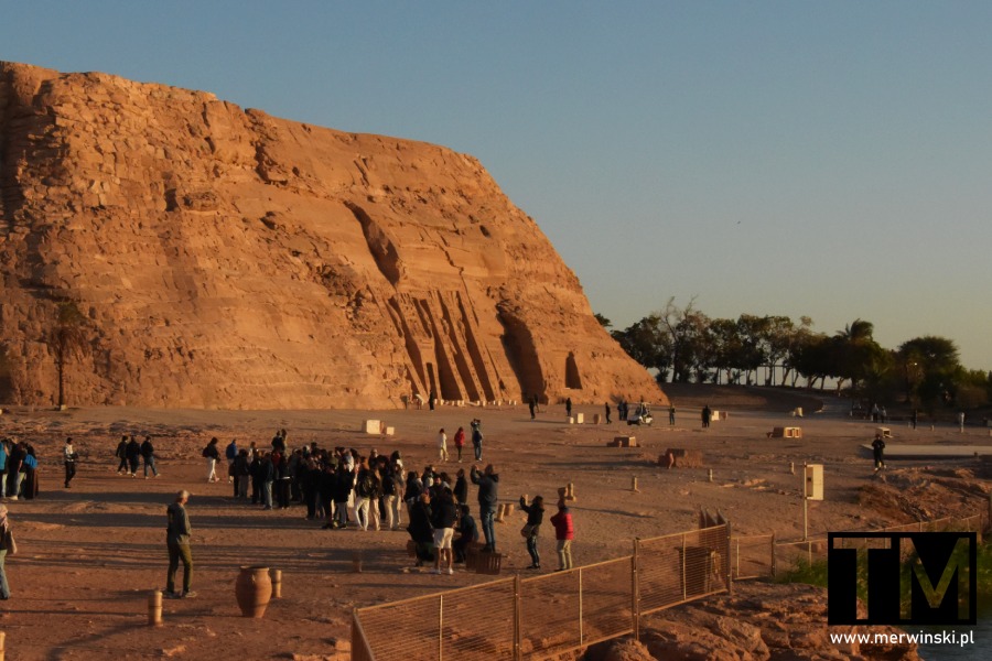 Widok na małą świątynię w Abu Simbel (Nubia, Egipt)