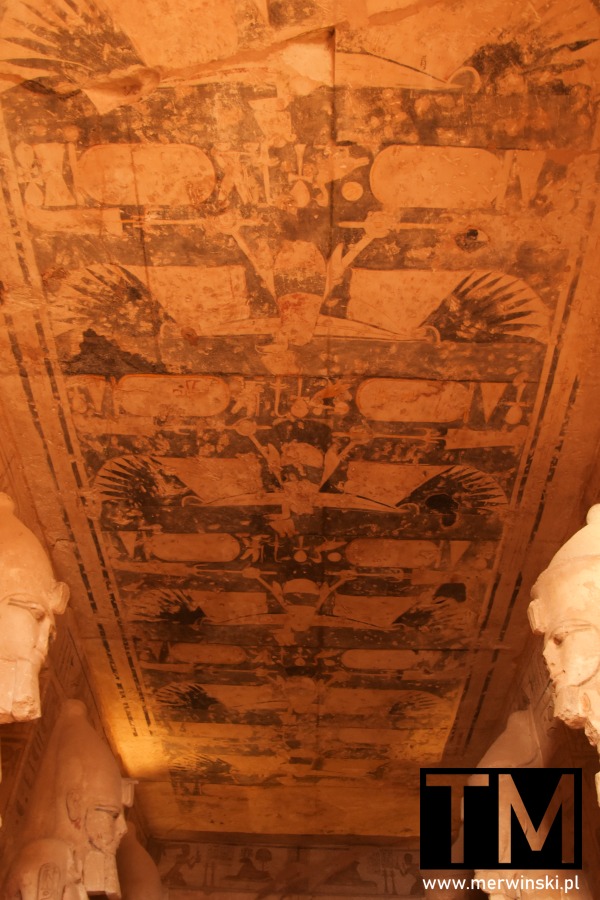 Zdobienia sufitu sali hypostylowej w świątyni Ramzesa w Abu Simbel (Egipt)