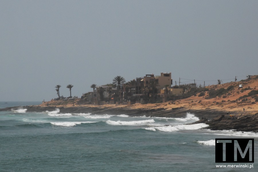 Fale na Oceanie Atlantyckim w Taghazout (Maroko)