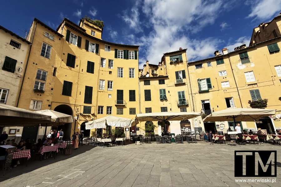 Piazza dell'Anfiteatro (Toskania Lucca Włochy)