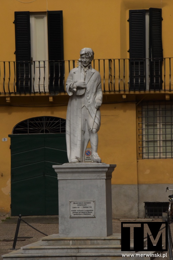 Pomnik Francesco Geminianiego w Lukce (Włochy, Toskania)
