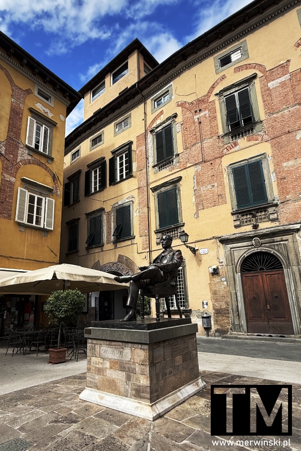 Pomnik Giacomo Pucciniego w Lukce, Toskania, Włochy