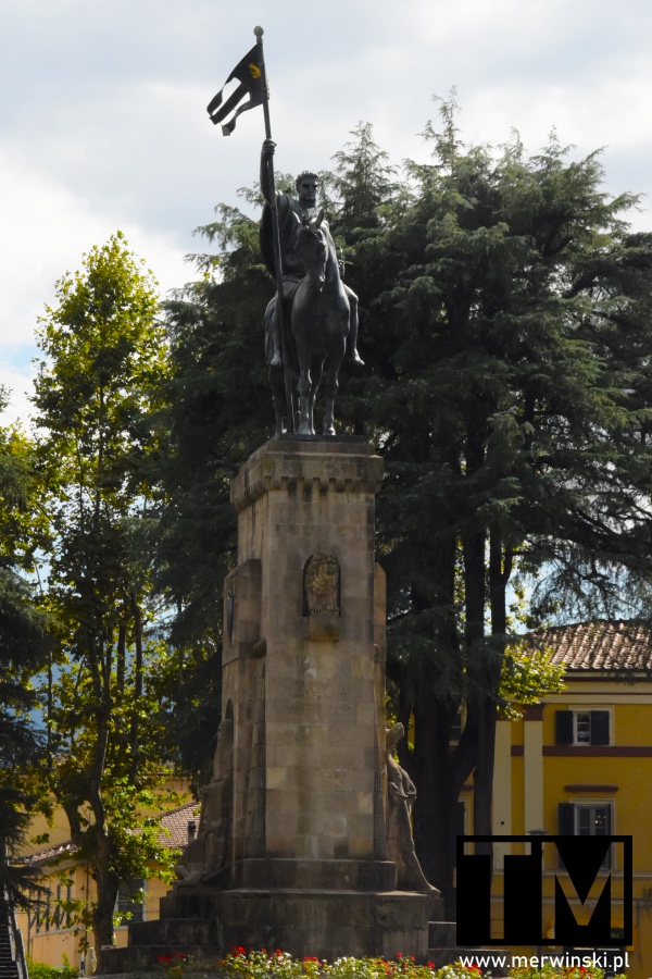 Pomnik "La Patria Vincitrice" - Lukka, Włochy