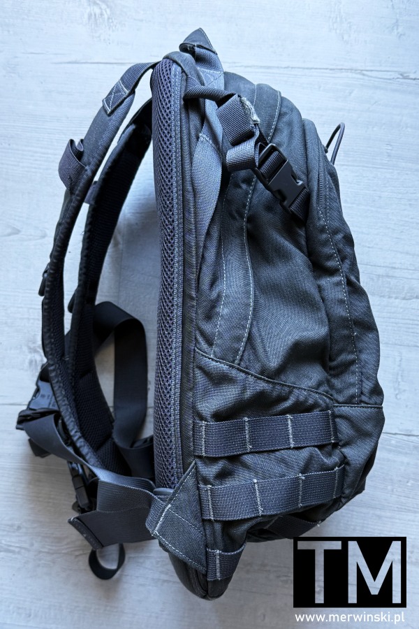 Plecak Helikon EDC widziany od boku