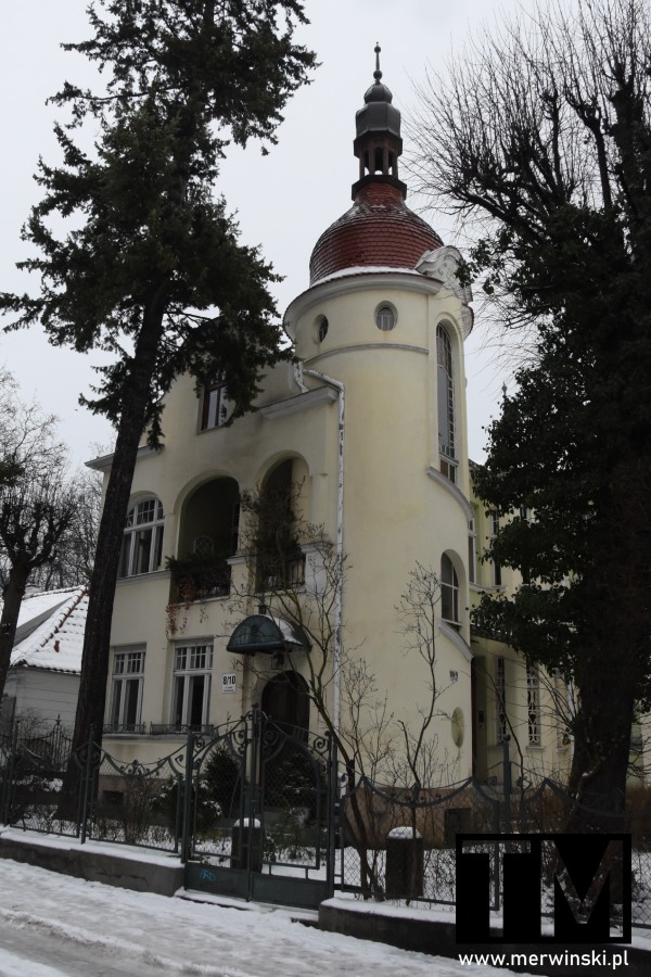 Dzielnica willowa w Sopocie zimą