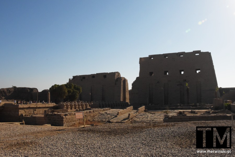 Zespół świątyń Karnaku z zewnątrz