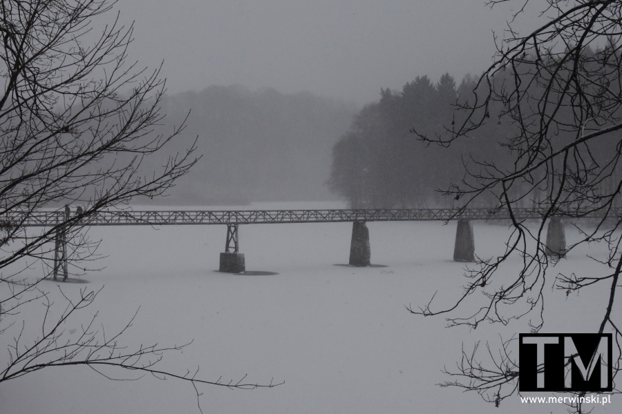Most nad jeziorem złotnickim na Dolnym Śląsku