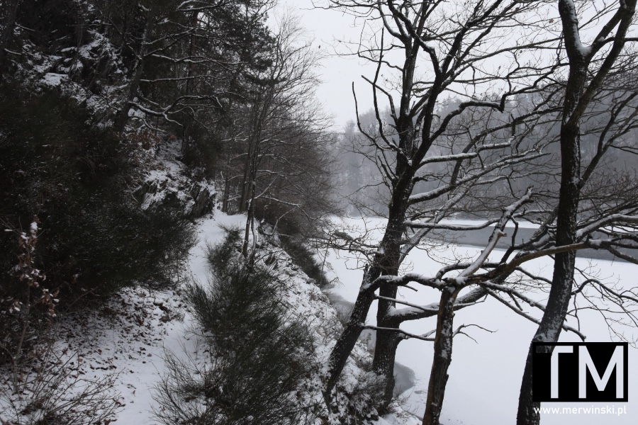 Złotnickie jezioro Złotniki Lubańskie (Dolny Śląsk)