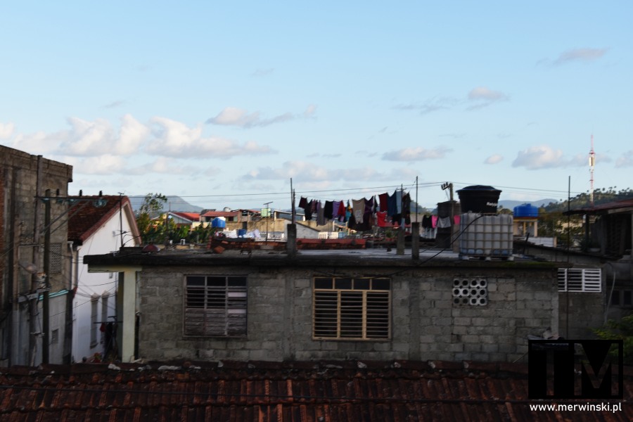 Suszące się ubrania w Baracoa (Kuba)