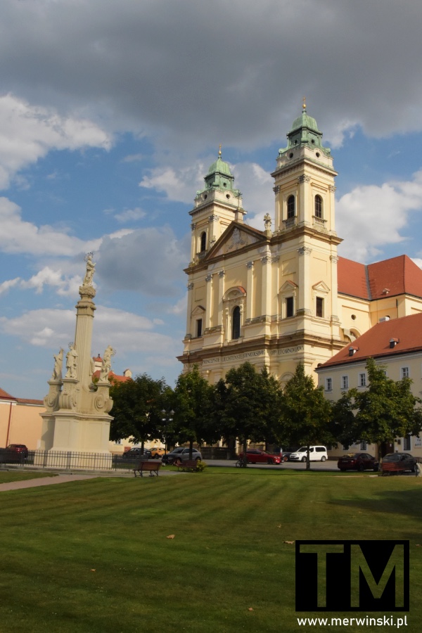 Kościół Wniebowzięcia Najświętszej Marii Panny (Valtice Czechy)